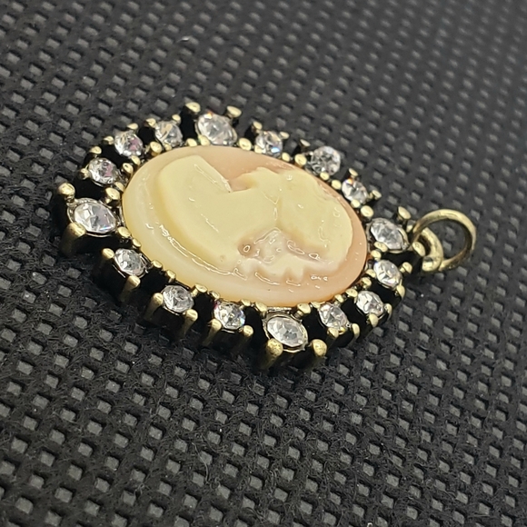 Pink Cameo Lady Sillouette Pendant with Rhinestones Border - Picture 2 of 7